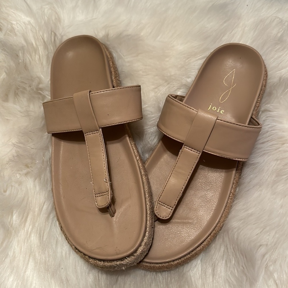 Joie women’s slip on cream color sandal